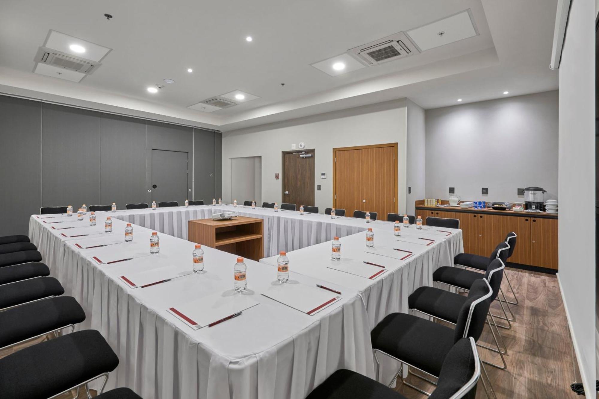 City Express Suites By Marriott Silao Aeropuerto Extérieur photo