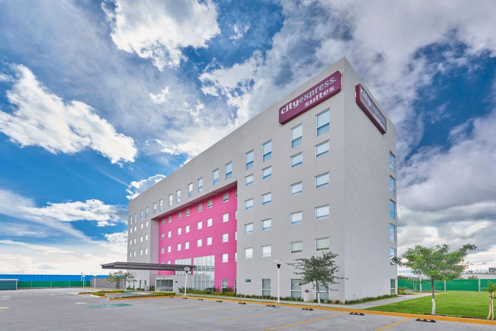 City Express Suites By Marriott Silao Aeropuerto Extérieur photo